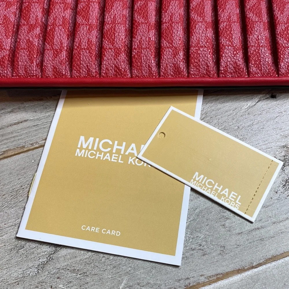 NWT MICHAEL KORS MK MD SLIM CARD CASE RED BRAND NEW Retail $158 AUTHENTIC WOW!!
